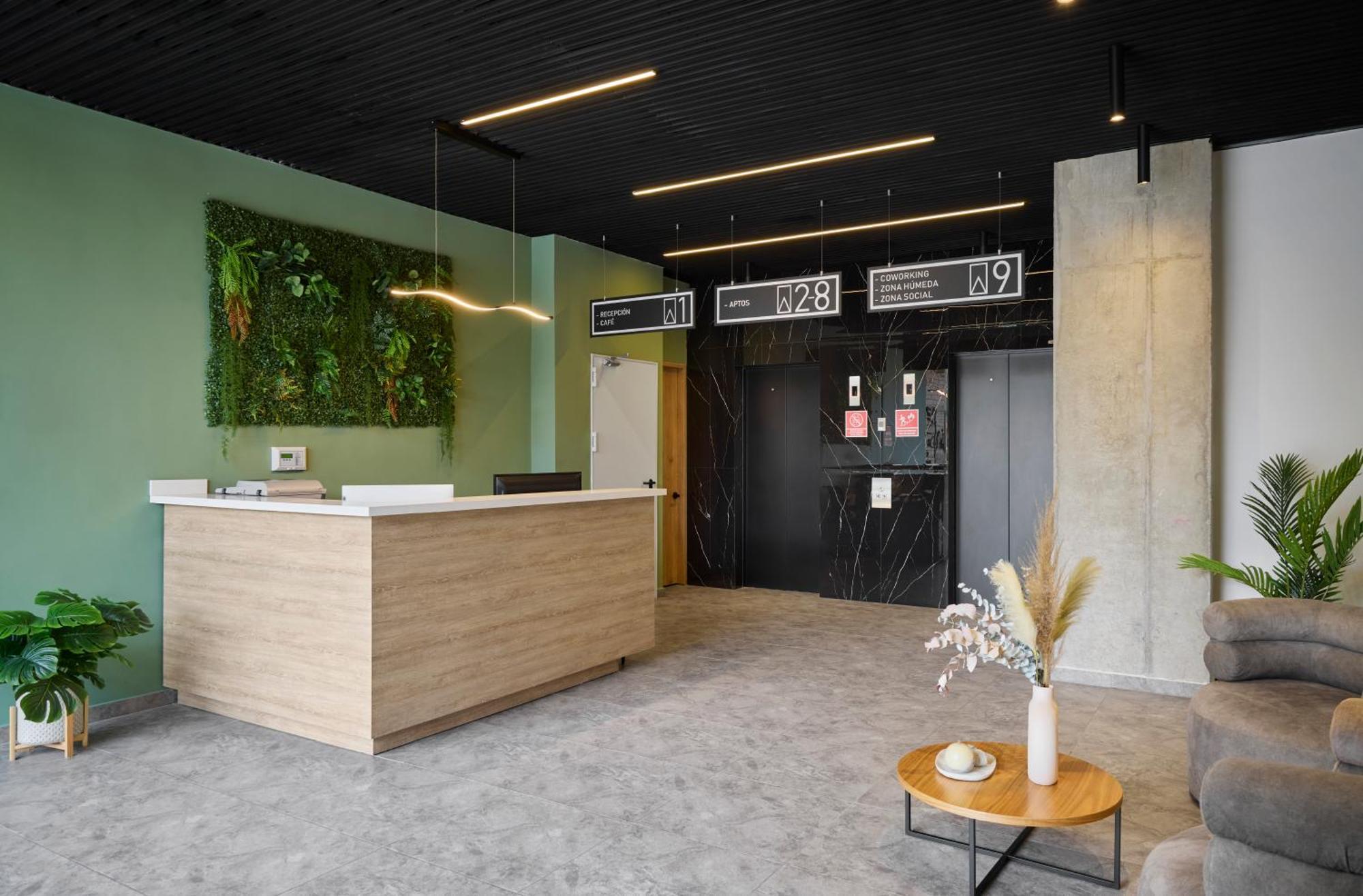 30 Living Suites 메딜린 외부 사진