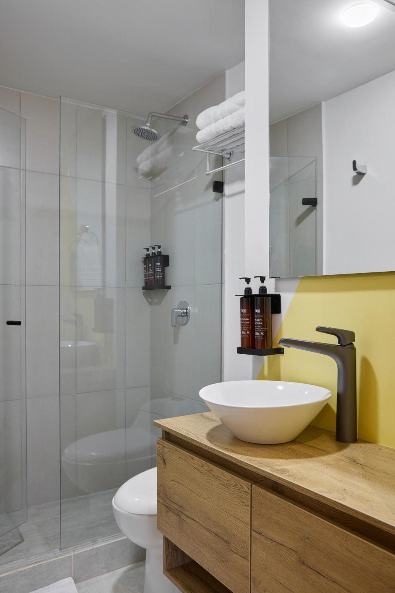 30 Living Suites 메딜린 외부 사진