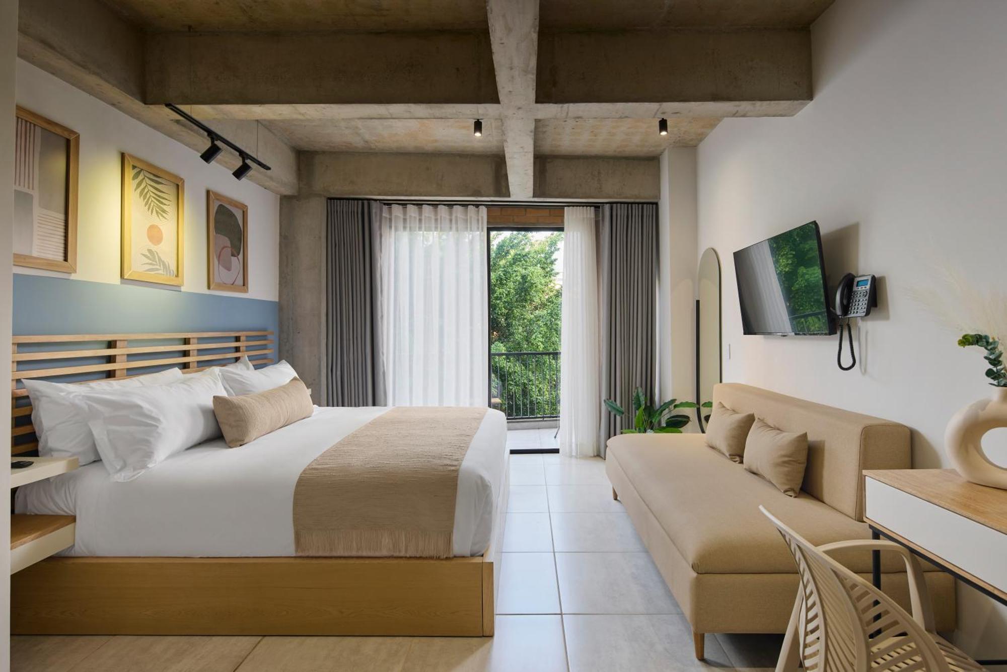 30 Living Suites 메딜린 외부 사진