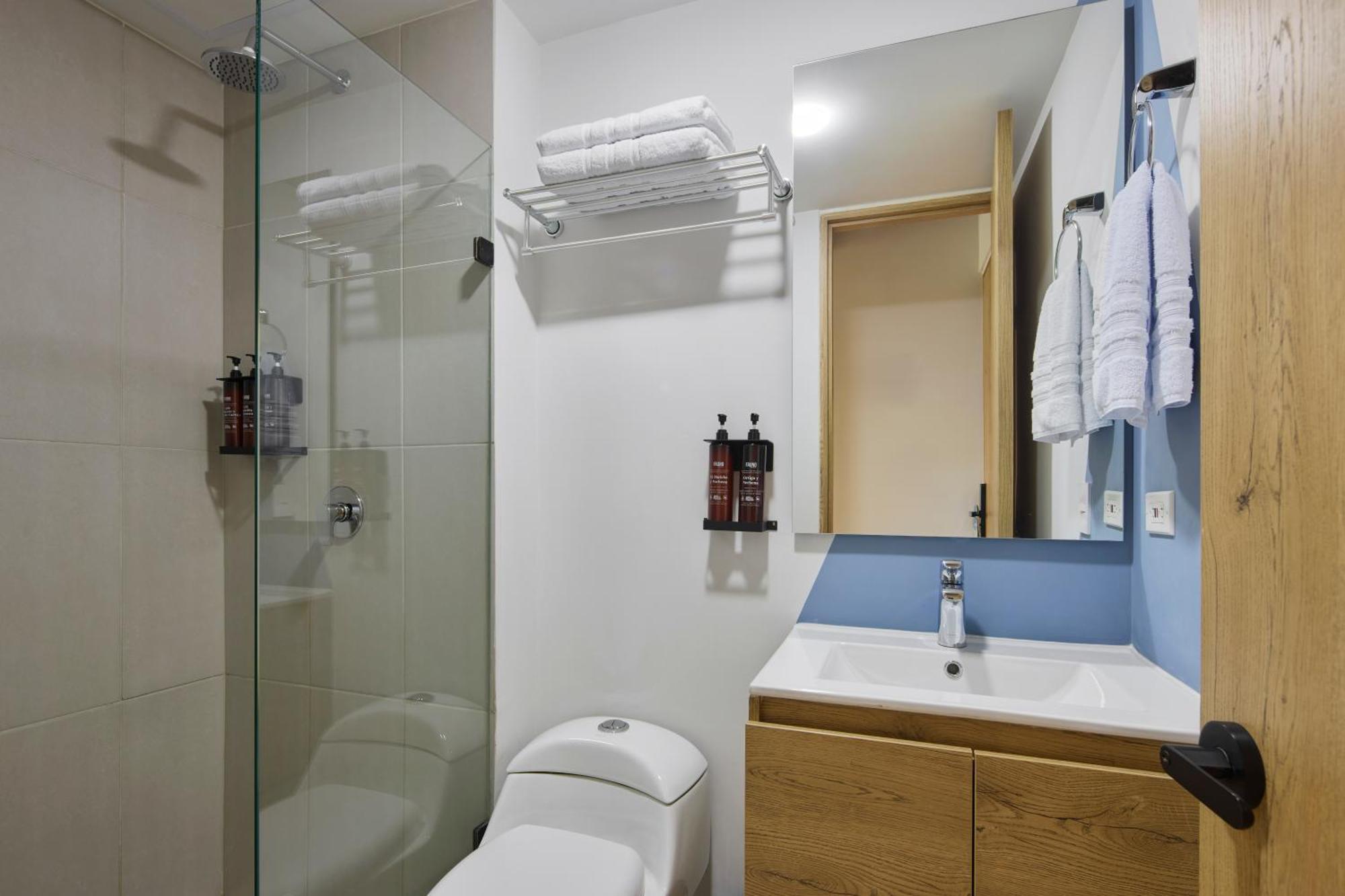 30 Living Suites 메딜린 외부 사진
