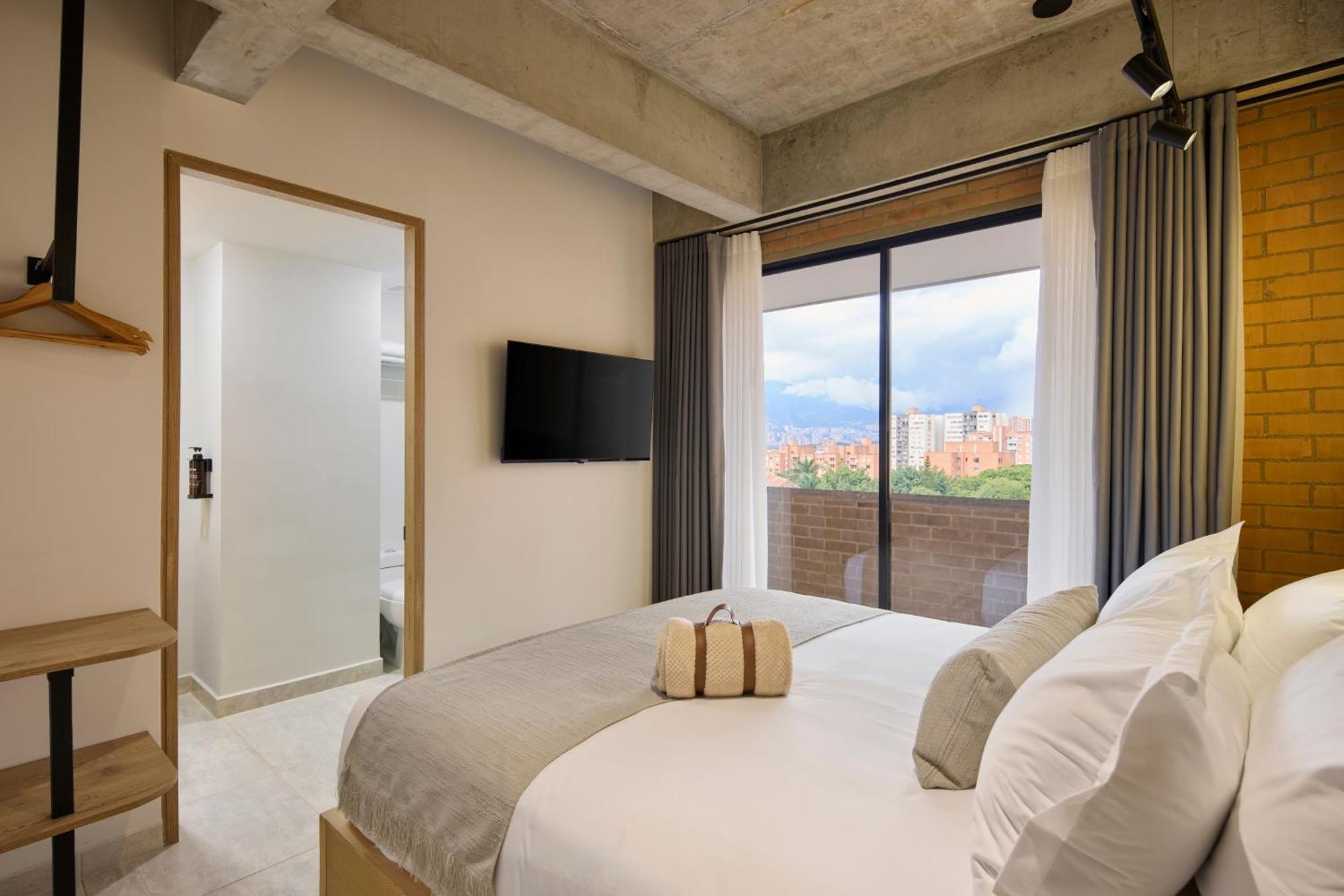 30 Living Suites 메딜린 외부 사진