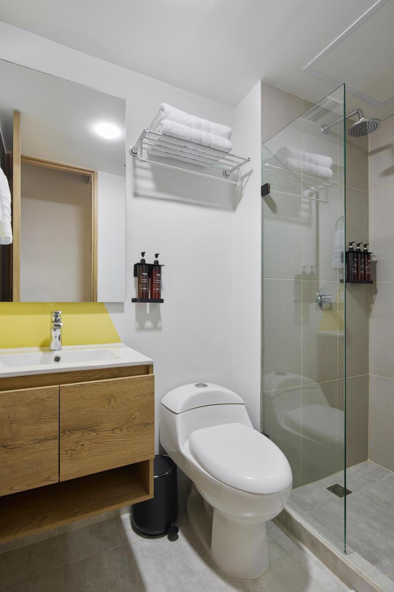 30 Living Suites 메딜린 외부 사진