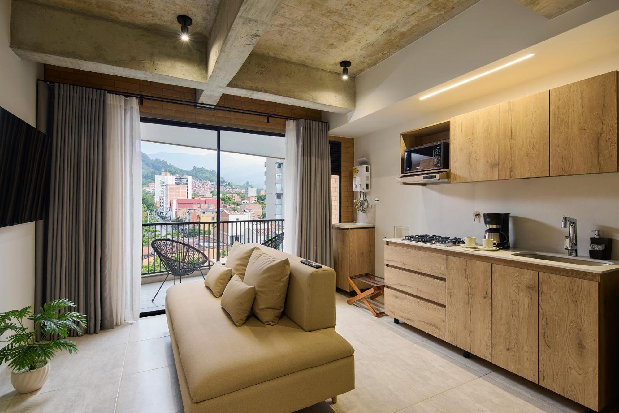 30 Living Suites 메딜린 외부 사진