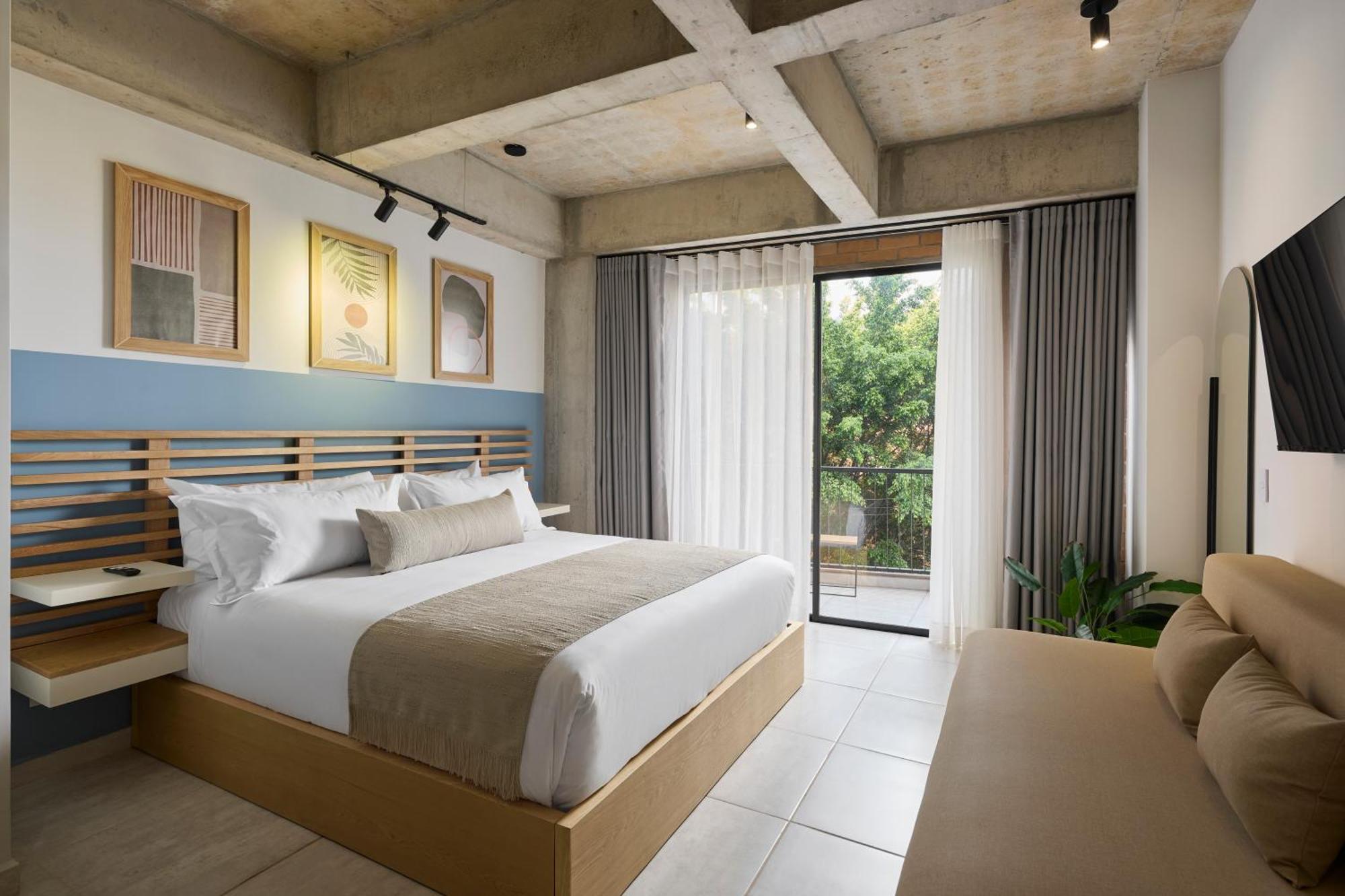 30 Living Suites 메딜린 외부 사진