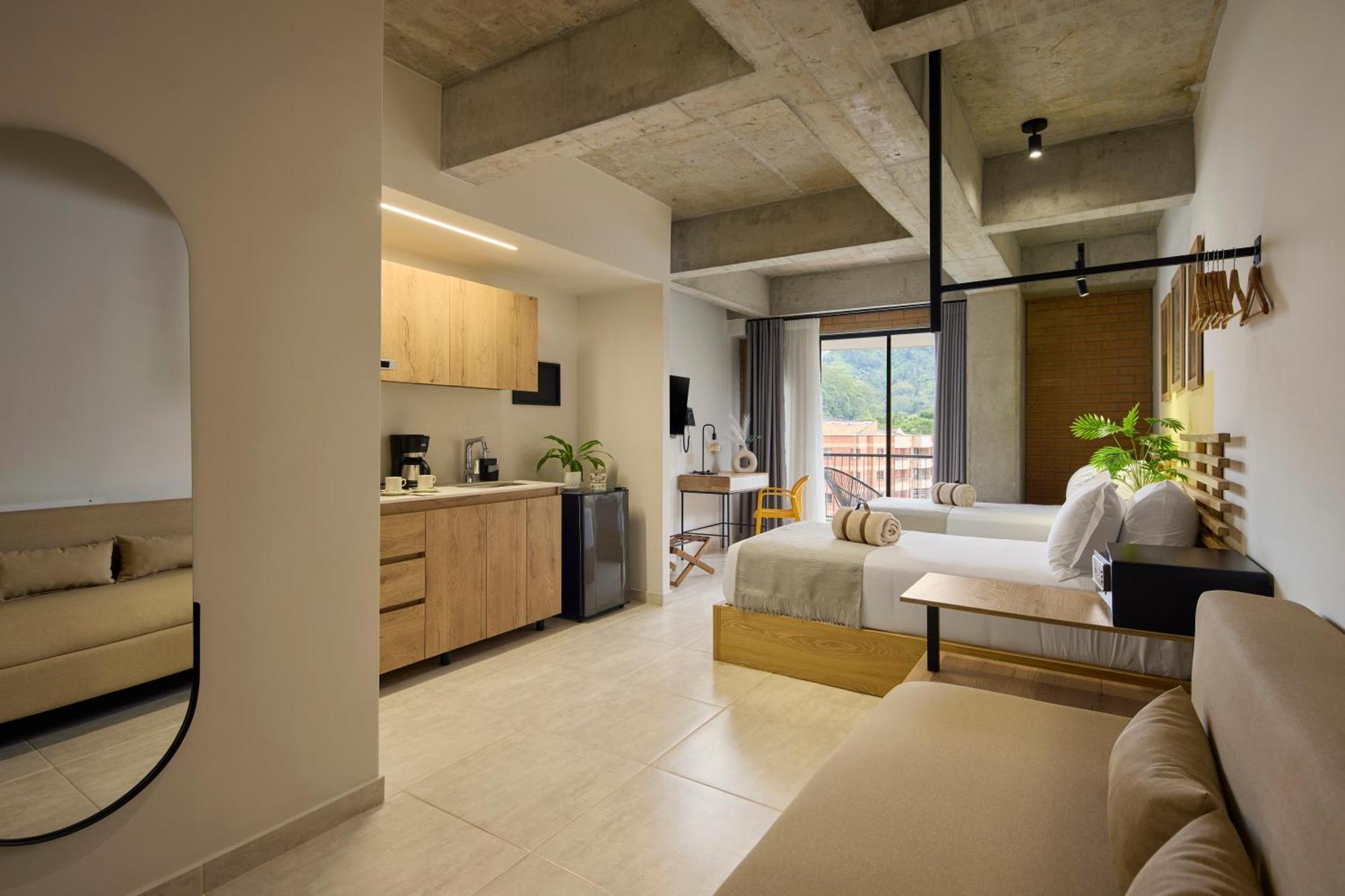 30 Living Suites 메딜린 외부 사진